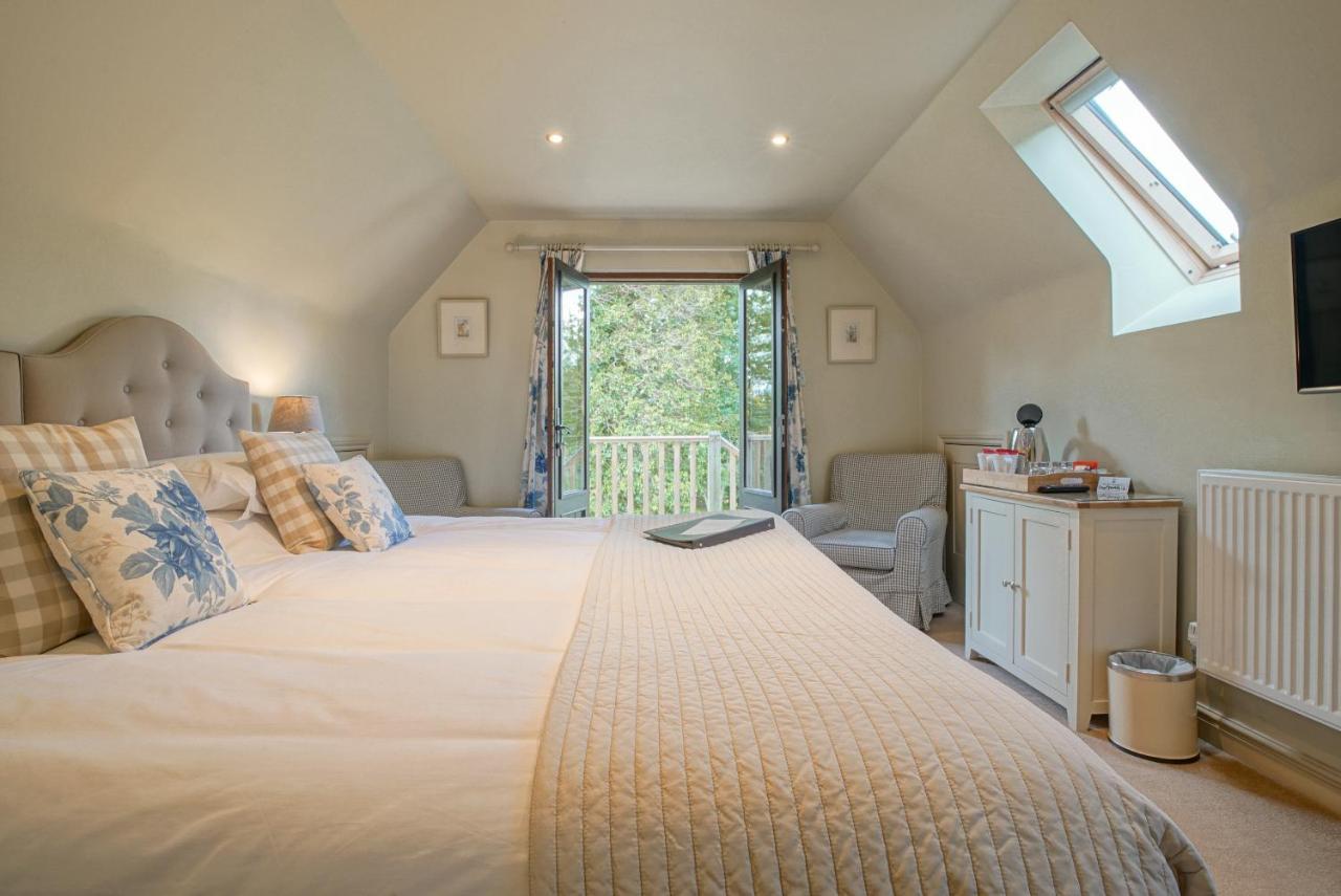 Great Ashley Farm Bed And Breakfast & Shepherds Huts Bradford-On-Avon Extérieur photo