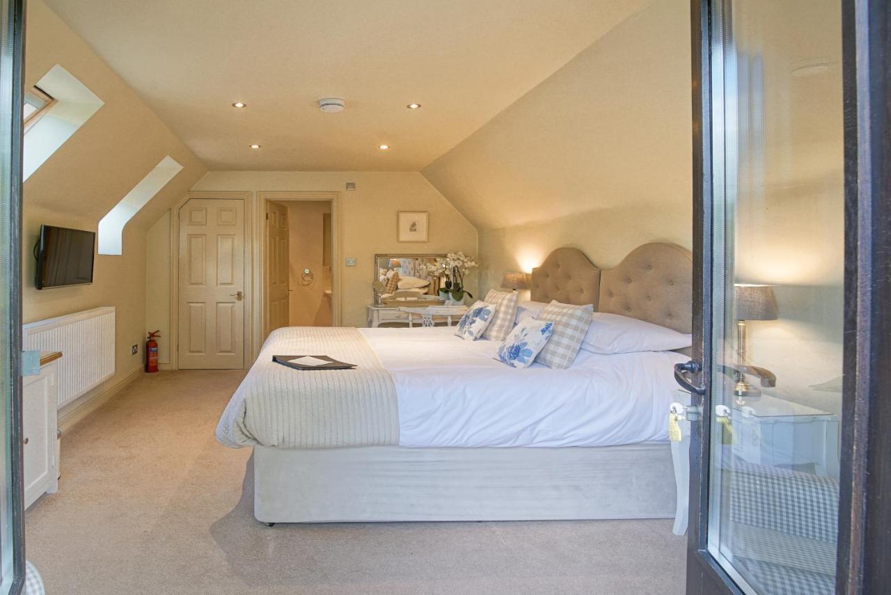 Great Ashley Farm Bed And Breakfast & Shepherds Huts Bradford-On-Avon Extérieur photo