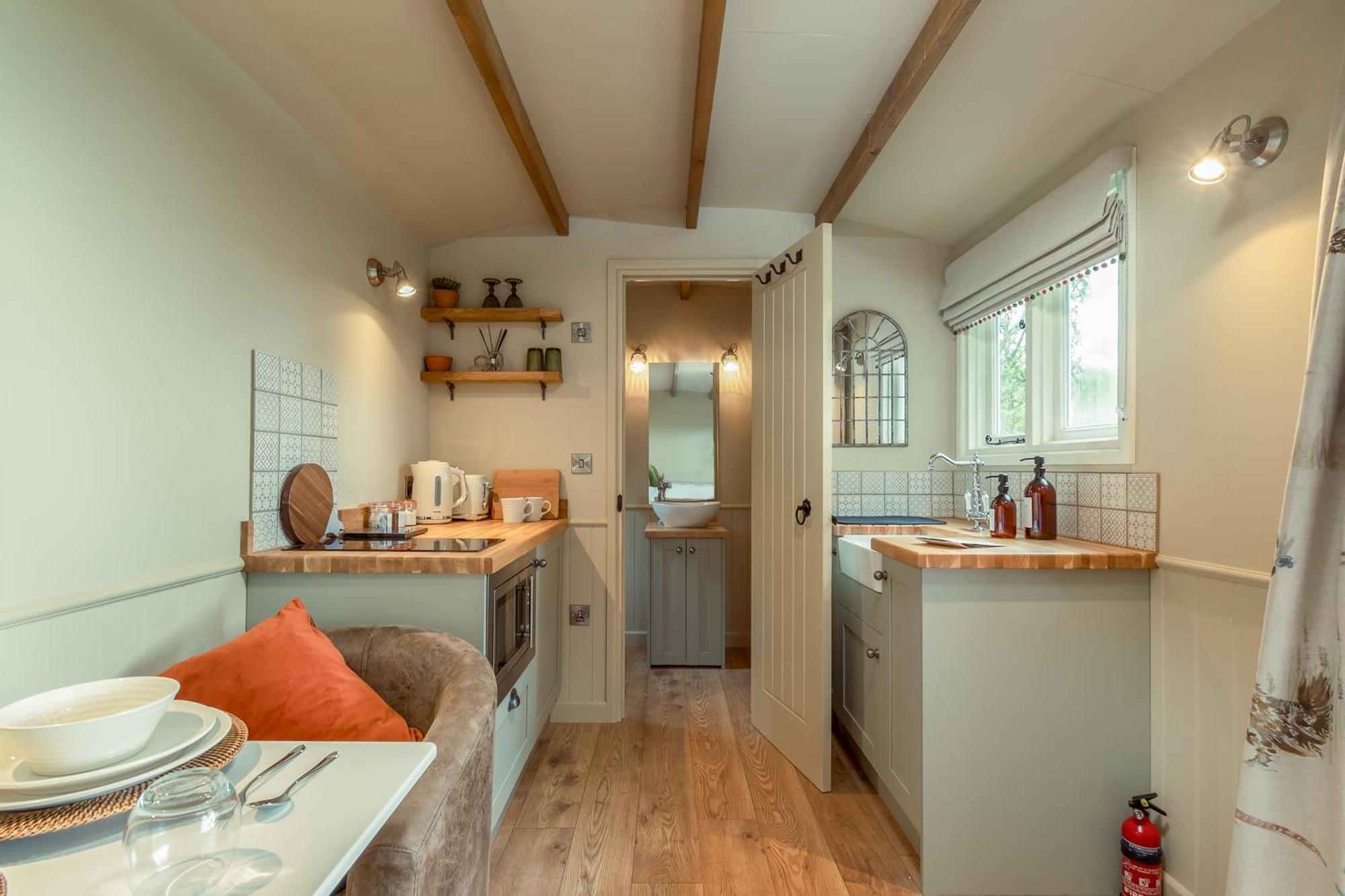 Great Ashley Farm Bed And Breakfast & Shepherds Huts Bradford-On-Avon Extérieur photo